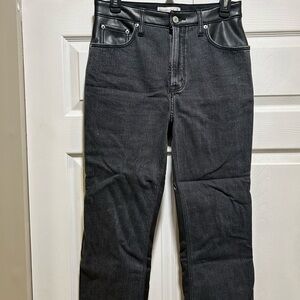 Women’s Abercrombie and Fitch ankle straight ultra high-rise. Size 29, 8 short.